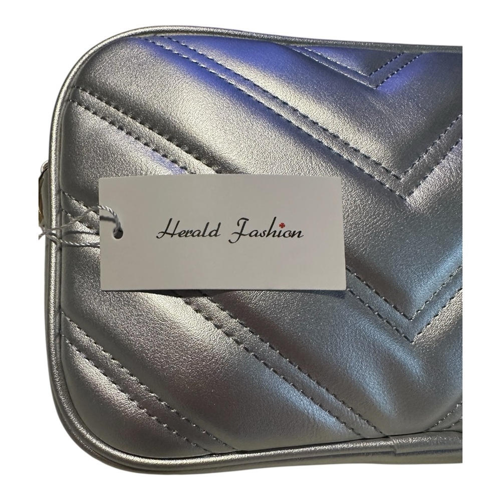 Herald Chevron Quilted Small Crossbody Bag with Coin Purse Pouch Women Silver - Picture 8 of 8